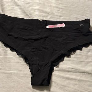 Woman’s Pink seamless panties